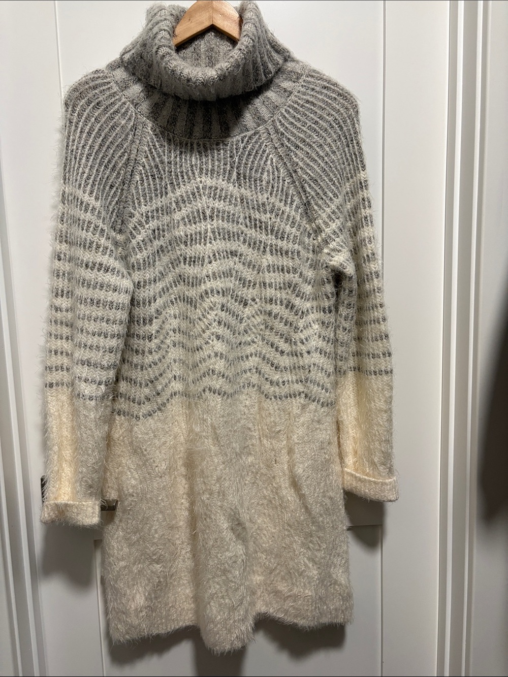 Cozy Long Turtleneck Sweater Dress in Gray/Cream w/cream knit camisole (2pc)